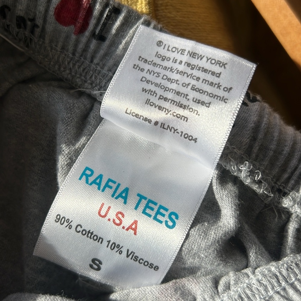 I ❤️ NY licensed PJ Pants, small - Picture 4 of 6